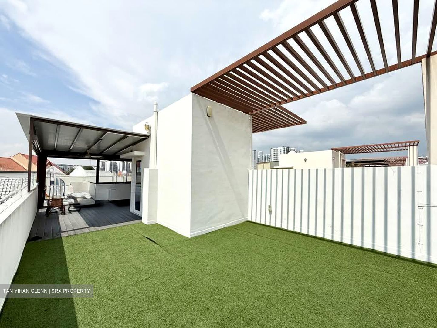 Highland Road (D19), Terrace #561033761